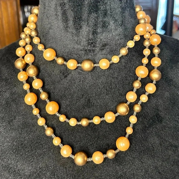 Vintage 1950s three strand sunset yellow beaded necklace - Picture 1 of 2